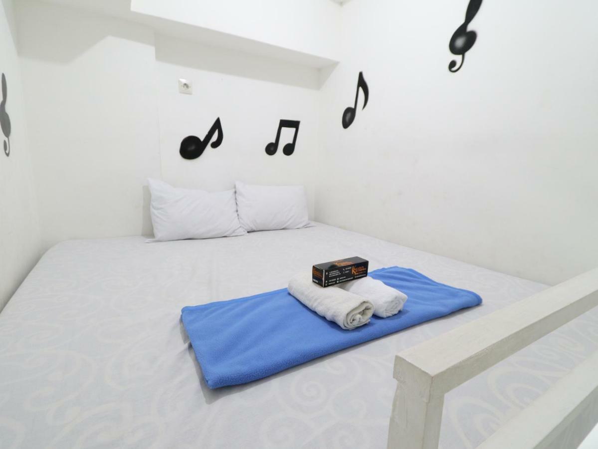 Kamar Keluarga Duri Kosambi Hotel Giacarta Esterno foto