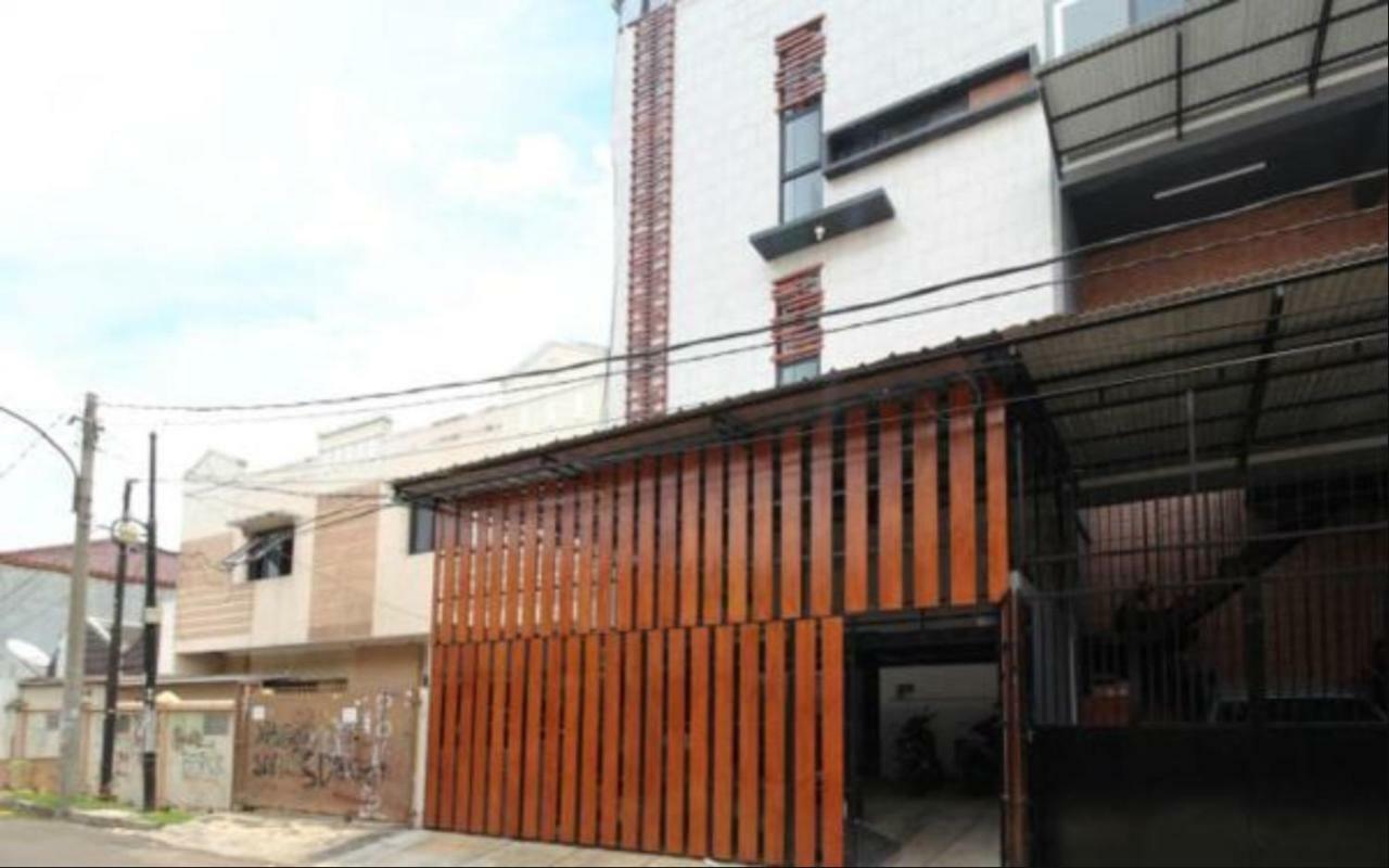 Kamar Keluarga Duri Kosambi Hotel Giacarta Esterno foto
