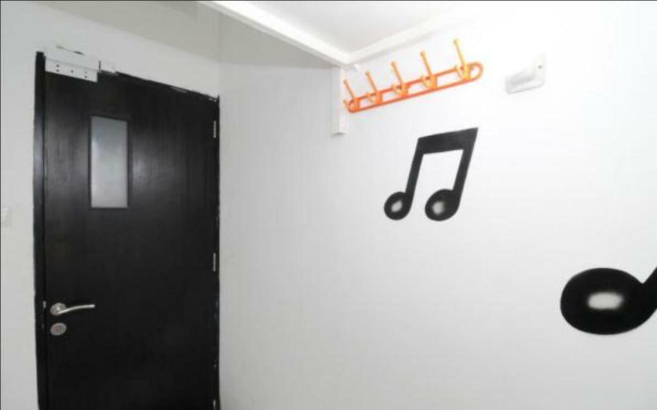 Kamar Keluarga Duri Kosambi Hotel Giacarta Esterno foto