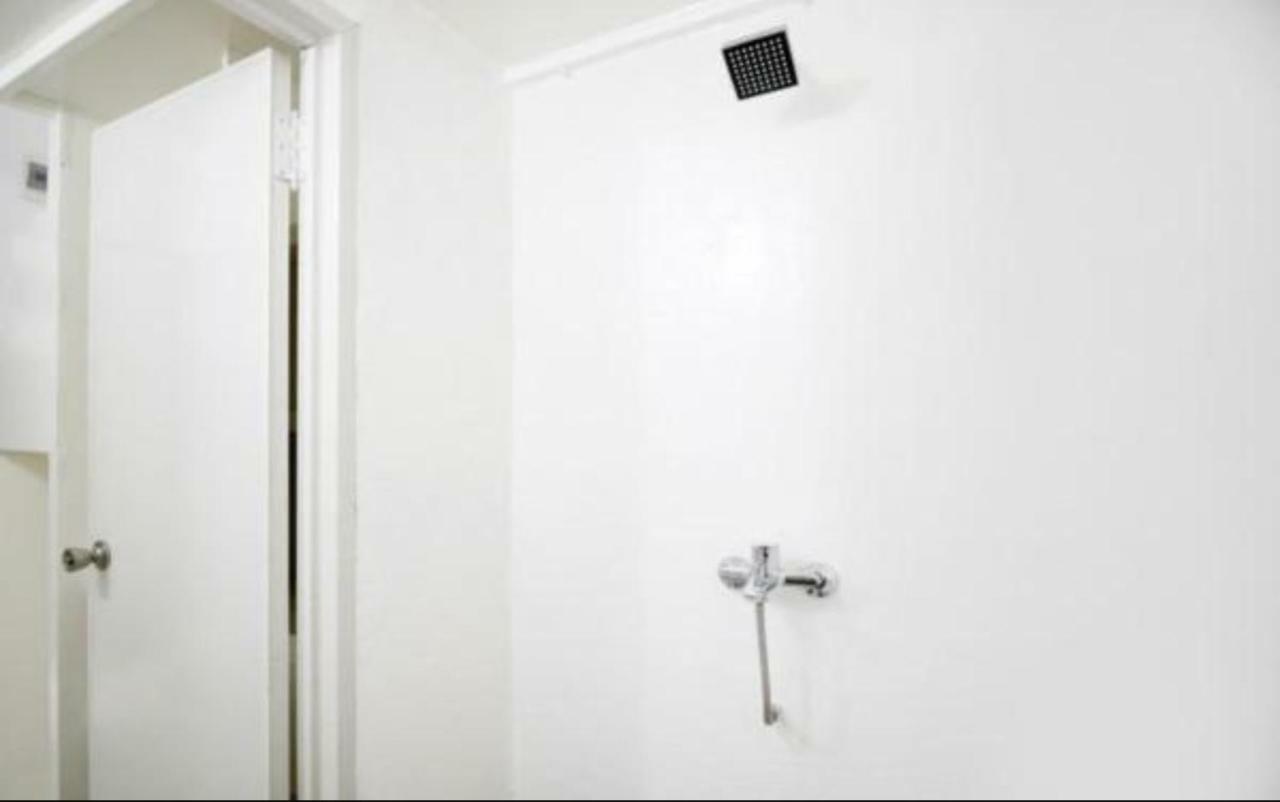 Kamar Keluarga Duri Kosambi Hotel Giacarta Esterno foto